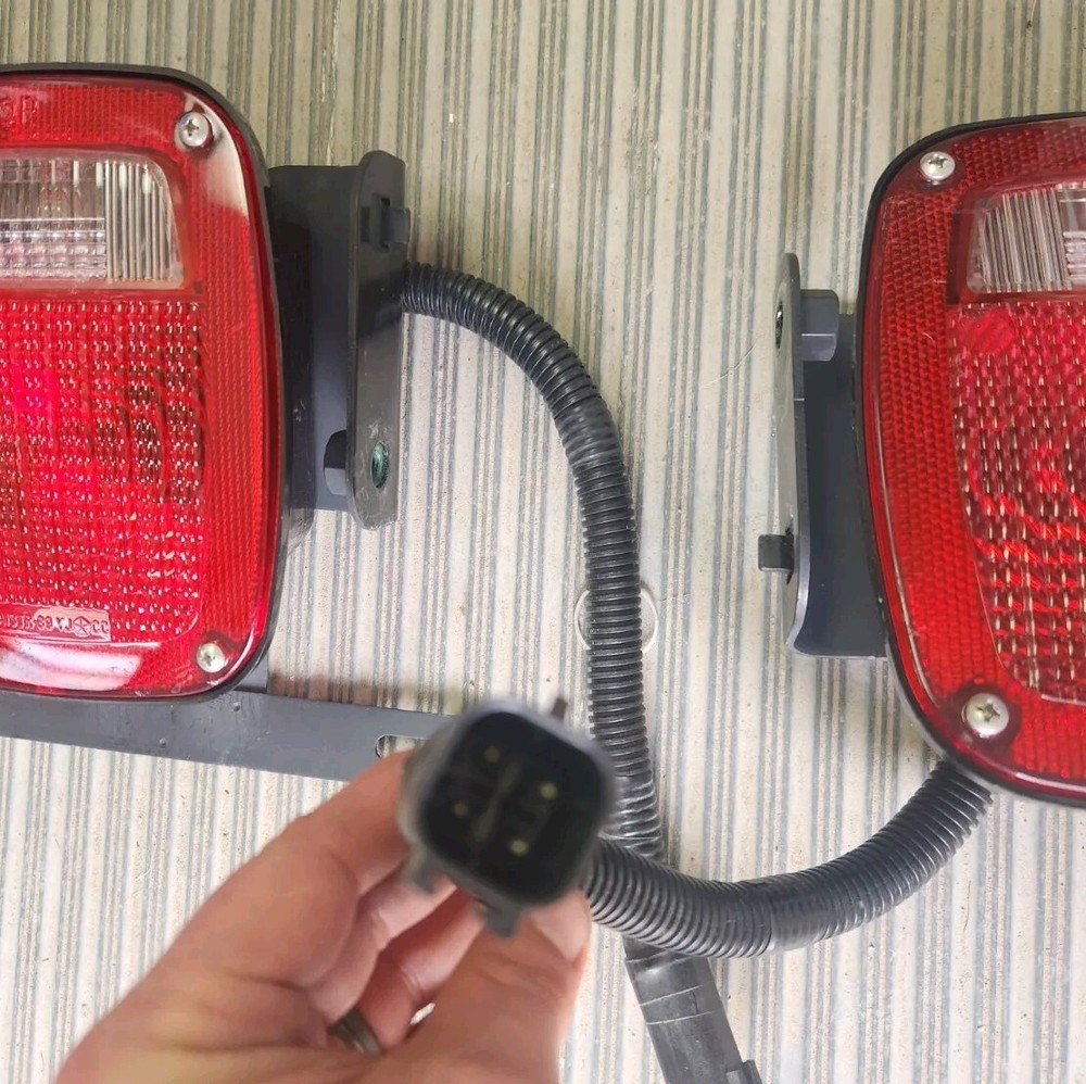 DODGE TRUCK OEM, CAB & CHASSIS, TAIL LIGHTS - DODGE PLUG