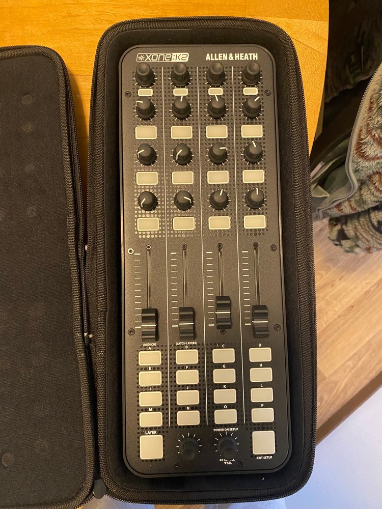 Allen & Heat K2 Dj Controller w/ Travel Case
