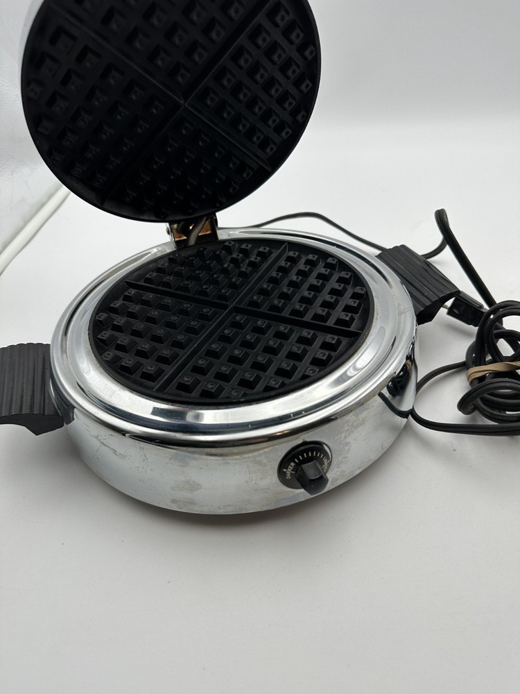 Vintage DOMINION Waffle Maker - Model 1316 - Chrome