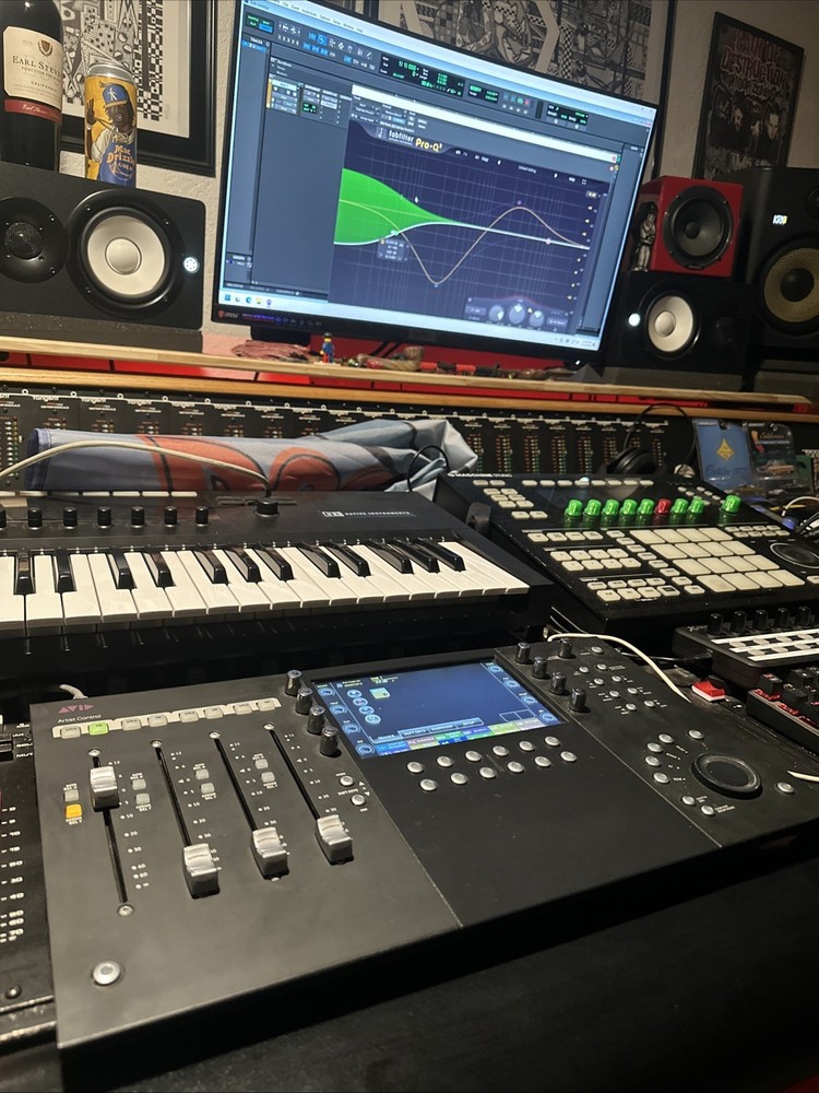 Avid Artist Control EUCON DAW Controller Touchscreen – Logic Pro / Pro Tools