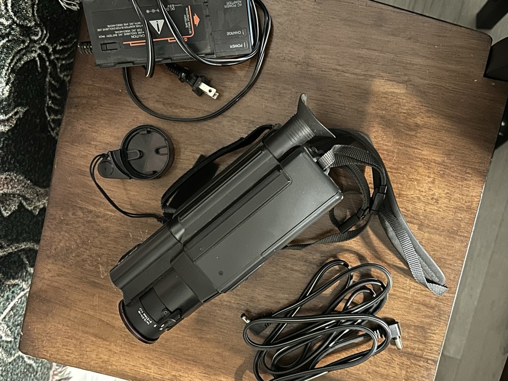 JVC Model GR-C11 VHS Movie Camera