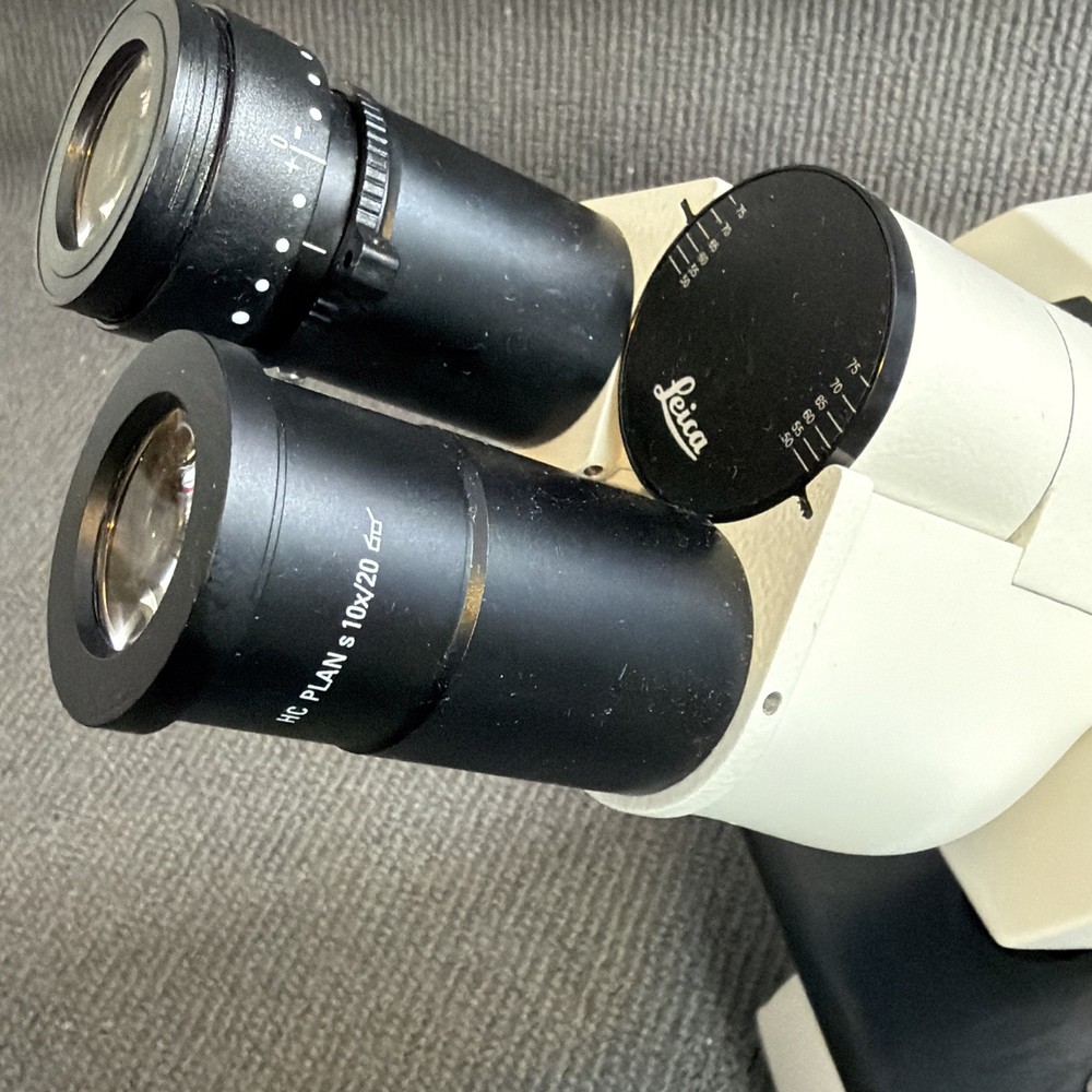 Leica DM750 Microscope W/ Objectives