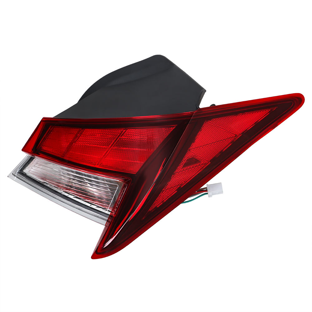 Passenger Right Side Outer Tail Light For 2021-2023 Hyundai Elantra Halogen Lamp