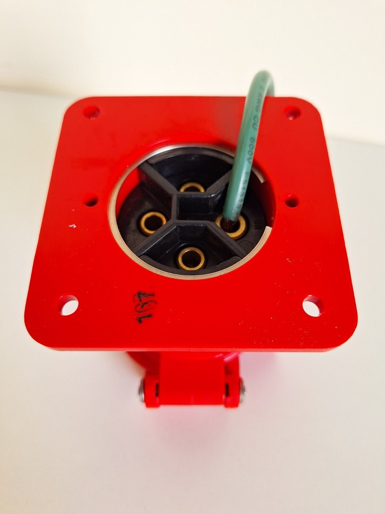 MIPCO (Thomas & Betts) 3334FRVF Fixed Receptacle 32A 440VAC