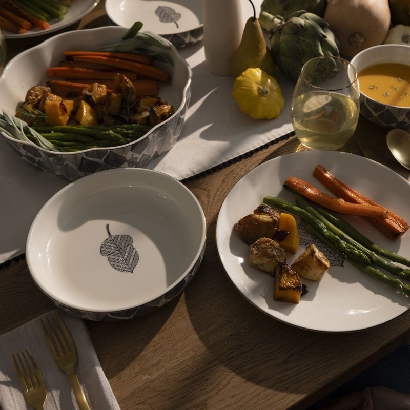 4 Pack Stoneware Dinner Plates Autumn Pattern Microwave Dishwasher Safe Durable