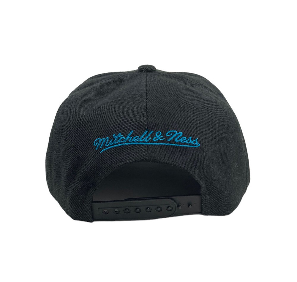 Charlotte Hornets Mitchell & Ness NBA core basic Snapback black hat cap