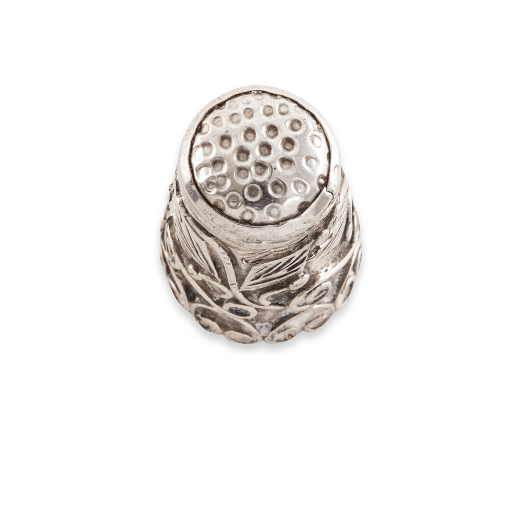 EARLY MEXICAN AESTHETIC STERLING SILVER THIMBLE FOLIATE APPLIED VINE & SCROLL