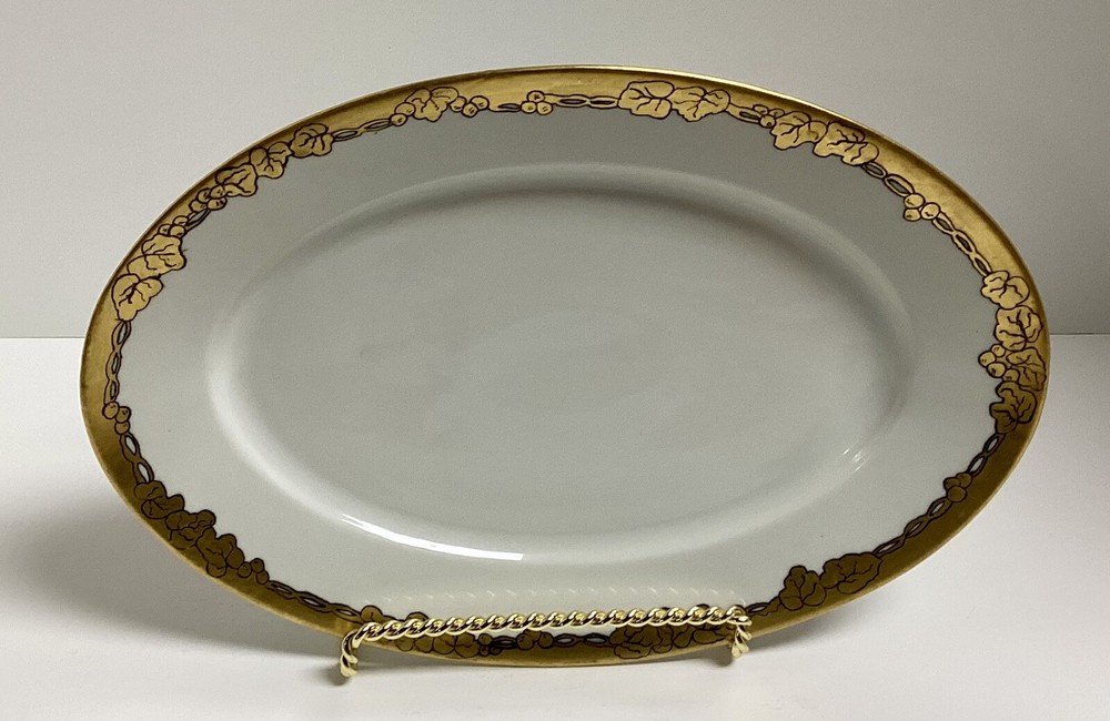 Hutschenreuther Oval Serving Platter Gold Trim Leaf Pattern Marked Favorite LHS