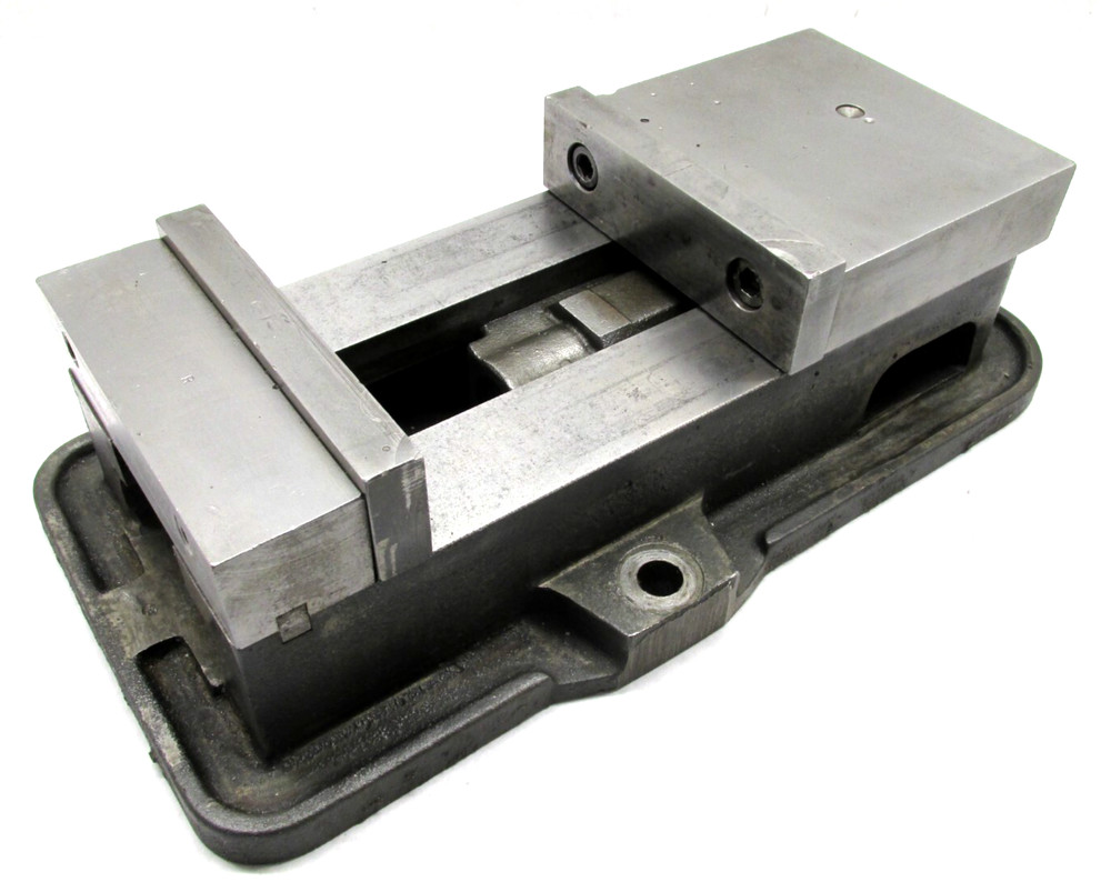 KURT ANGLOCK 6" MILLING MACHINE VISE w/ JAWS - #D60