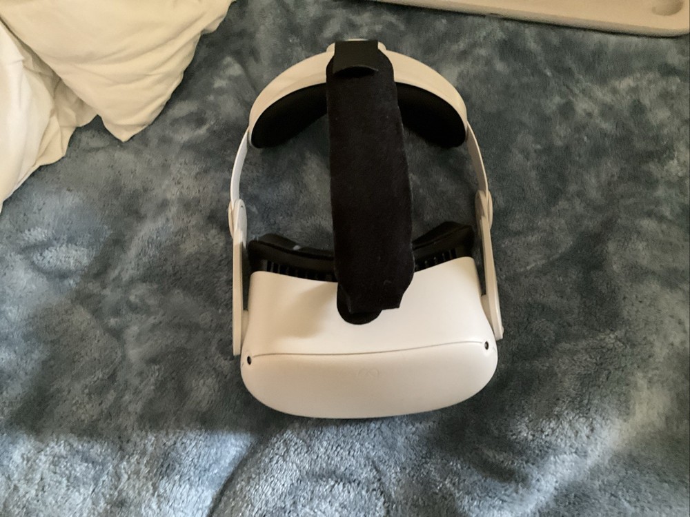 Meta Quest 2 Virtual Reality Headset 256GB bundle (description For More Info)