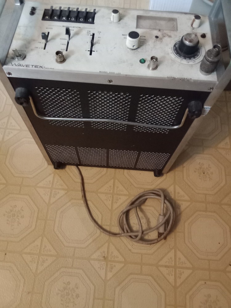 WaveTek Signal Generator