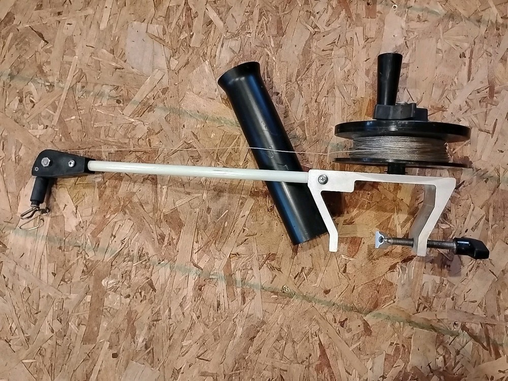 Walker Short Arm Manual Downrigger