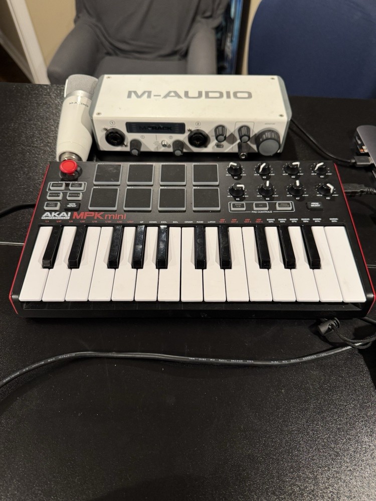 Also MPK Mini Midi Controller - Working