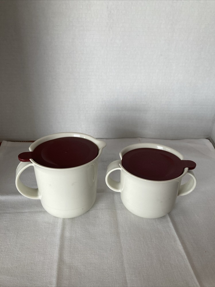 Tupperware Beautiful Sugar And Creamer With Wine Colored Lids Very Nice Shape