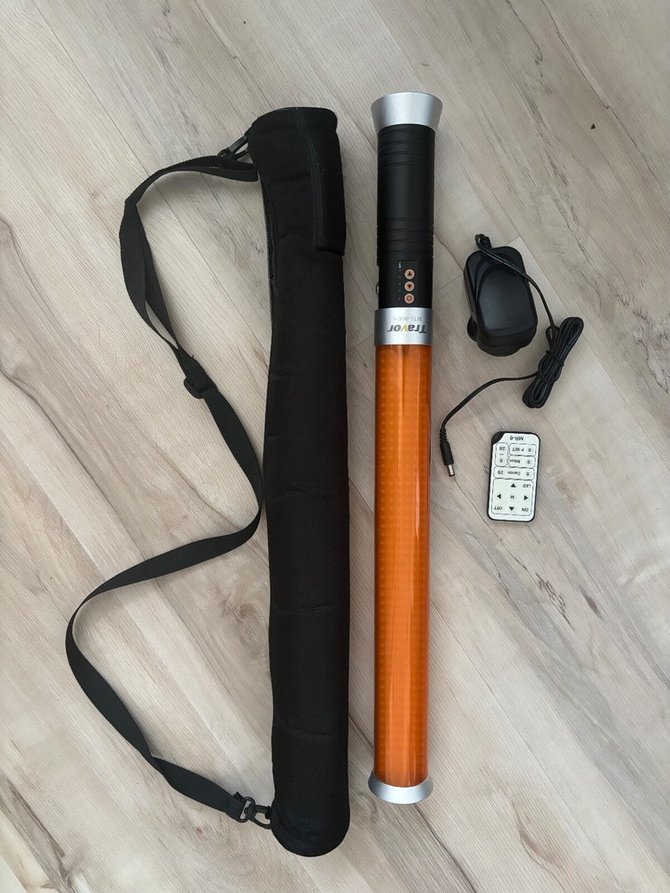 Trevor MTL-900 - Handheld LED Daylight With Remote