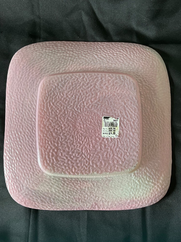 Rosa Rose pink colored dish
