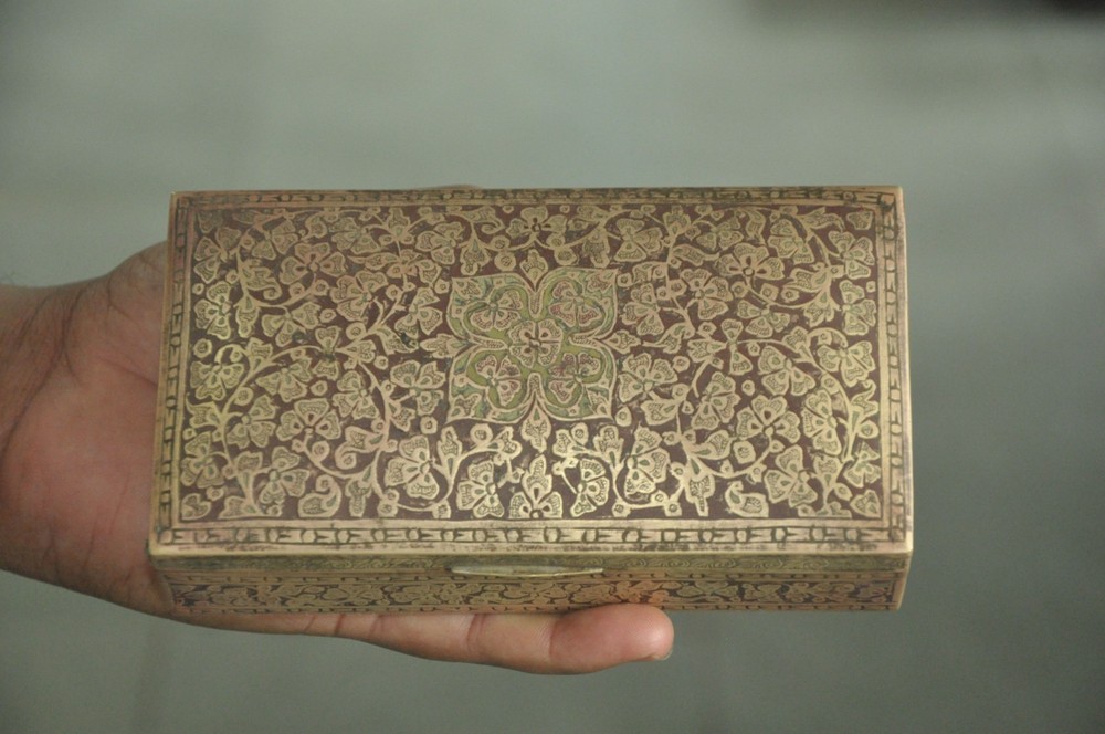Vintage Brass Engraved Handcrafted Lacquer Work Cigar/Cigarette Box