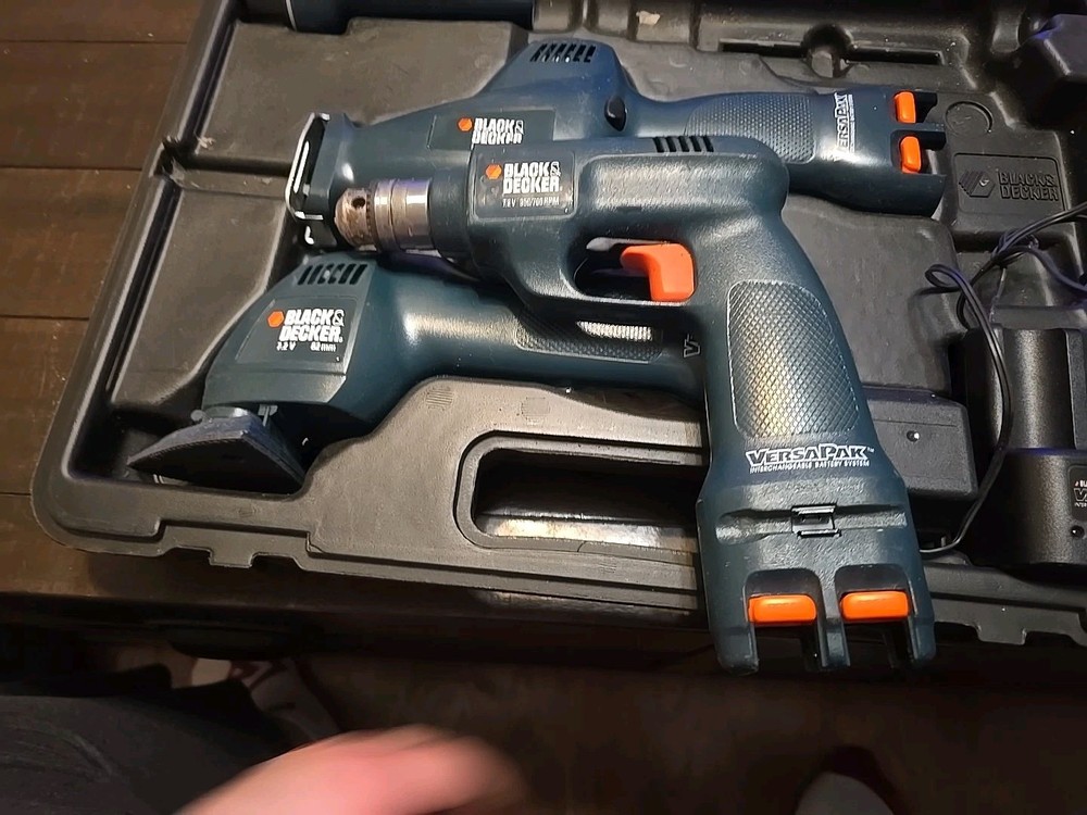 Black And Decker 4 piece Tools Versa Pak 7.2v- Drill, Sander, Flashlight, Saw
