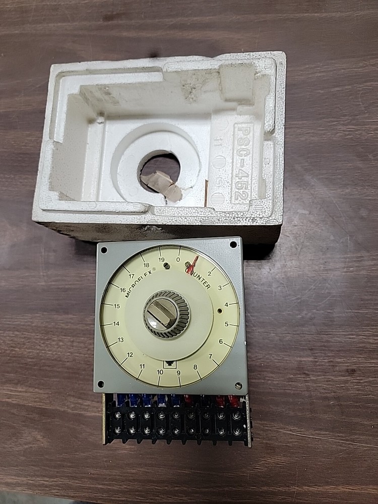 EAGLE SIGNAL HZ42A606 MICROFLEX COUNTER NEW