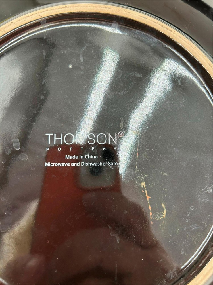 4) THOMSON DINNER PLATES BURGUNDY