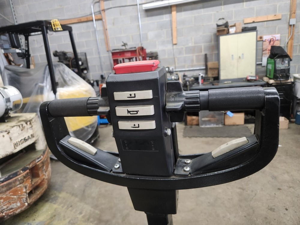 2014 Yale Pallet Jack