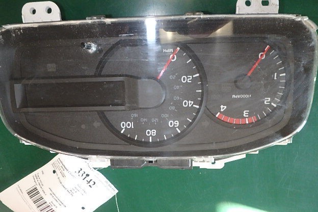 HINO 145 2019: Instrument Cluster