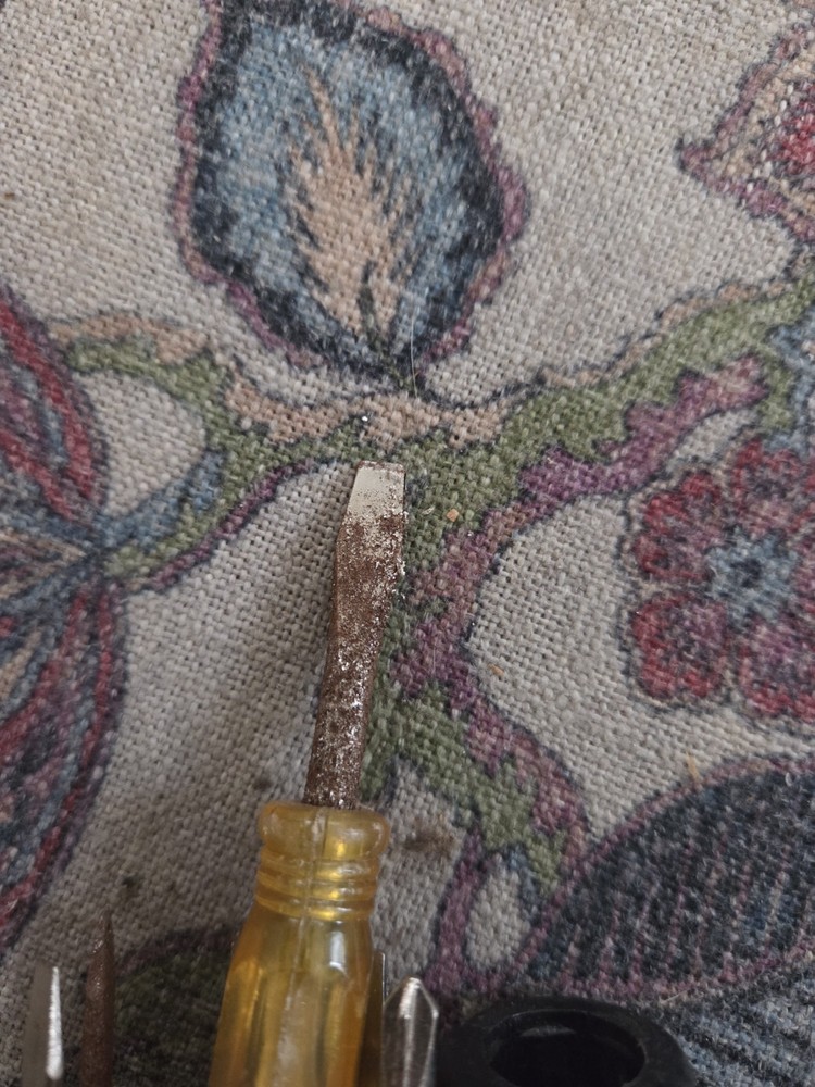 VINTAGE TOOL KIT with 8 SCREWDRIVERS & REMOVABLE HANDLE in PLASTIC CASE