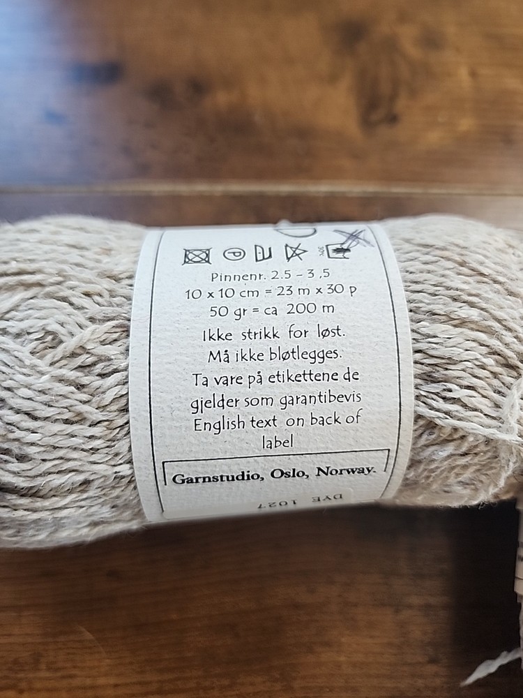 Garmstudio Silke Tweed Yarn Shade 01 (2)