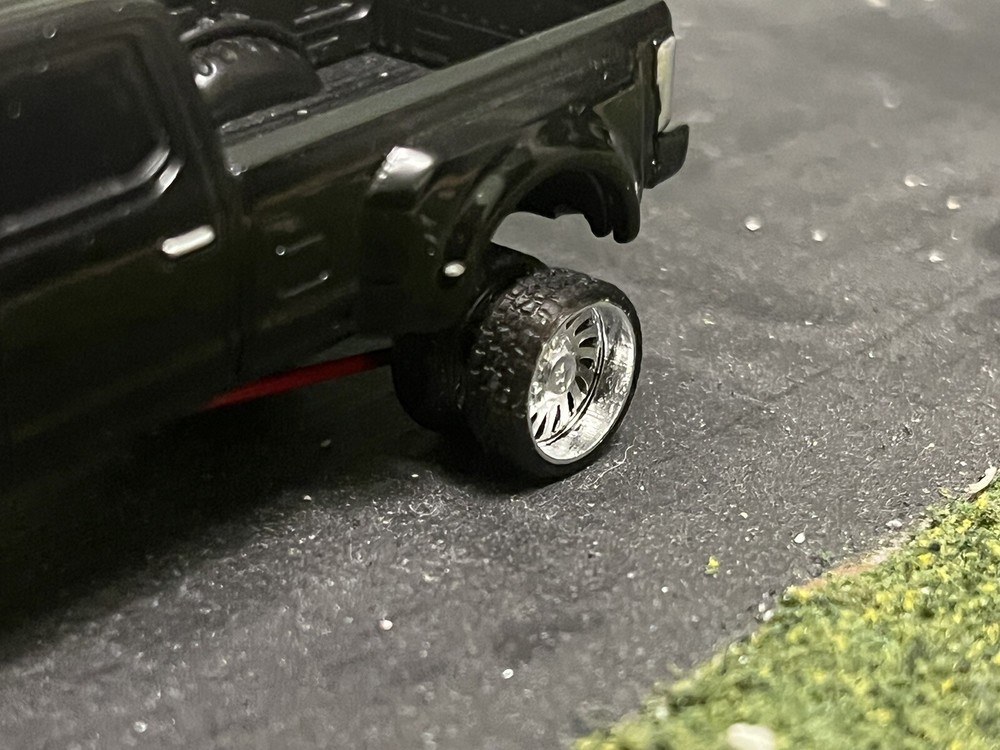 1/64 26” Dually Wheels V10