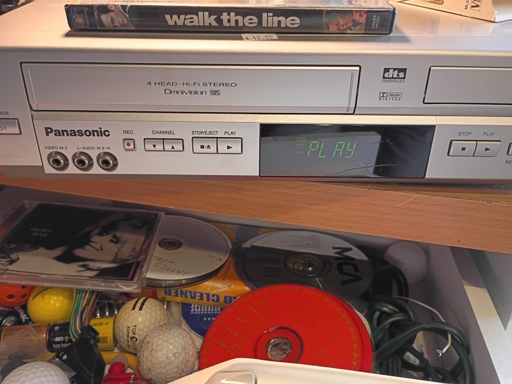 Panasonic PVD4744S Progressive Scan DVD/VCR Player, Bundle ✓