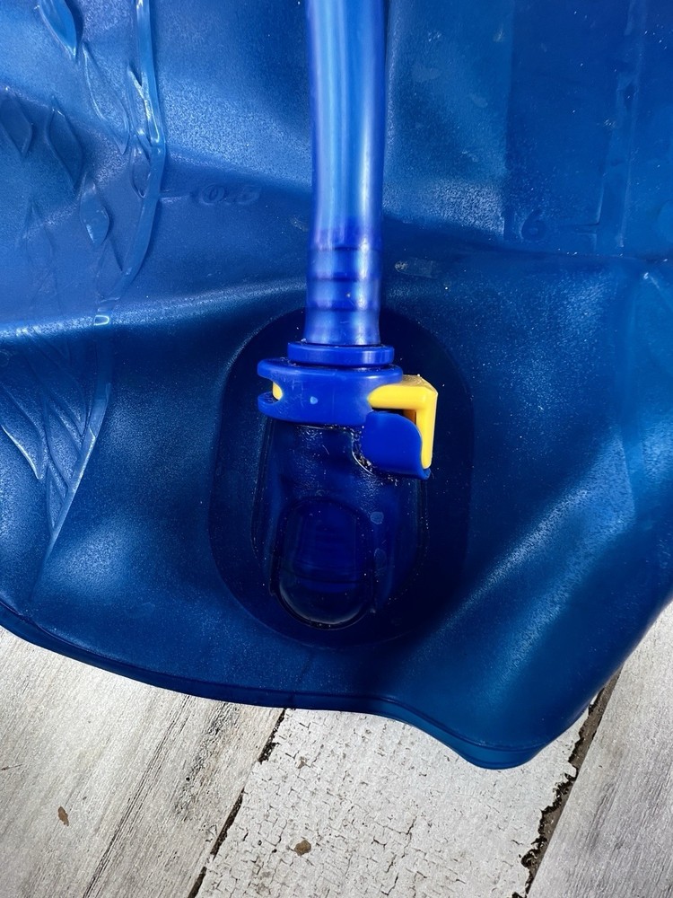 CamelBak Rim Runner 22 Hydration Backpack 22L Gray/Red