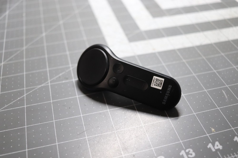 Original Samsung Gear VR ET-Y0324 Controller Remote Control