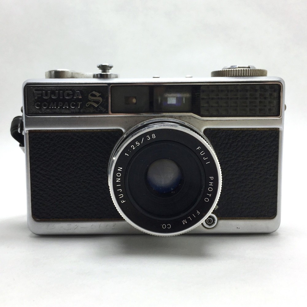 Fujica Compact S Rangefinder Camera With Leather Case Serial 9040814