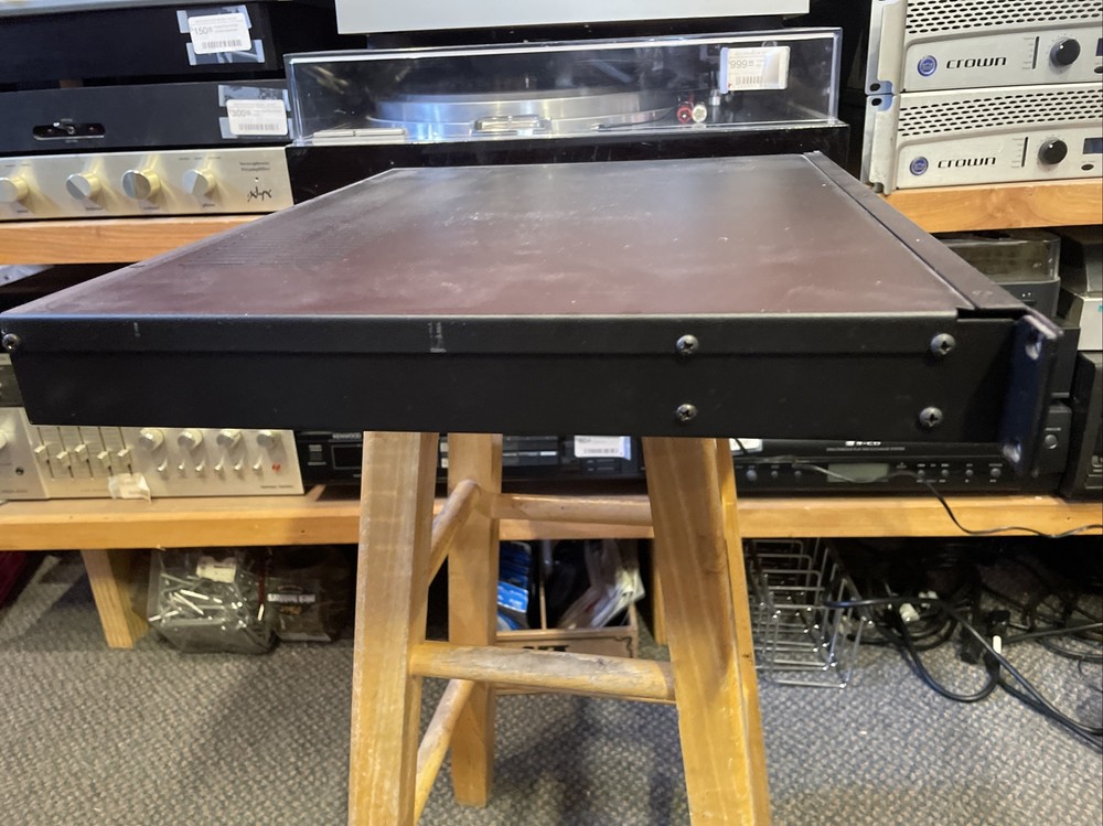 Middle Atlantic LT-1R Rackmount Light Spring Loaded LED Case No Power Supply
