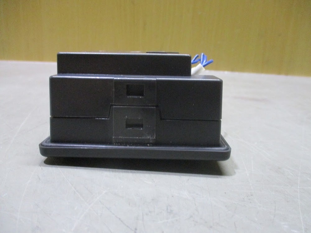 KEYENCE KV-D30 Operator Panel HMI DAVR70903C035 USED