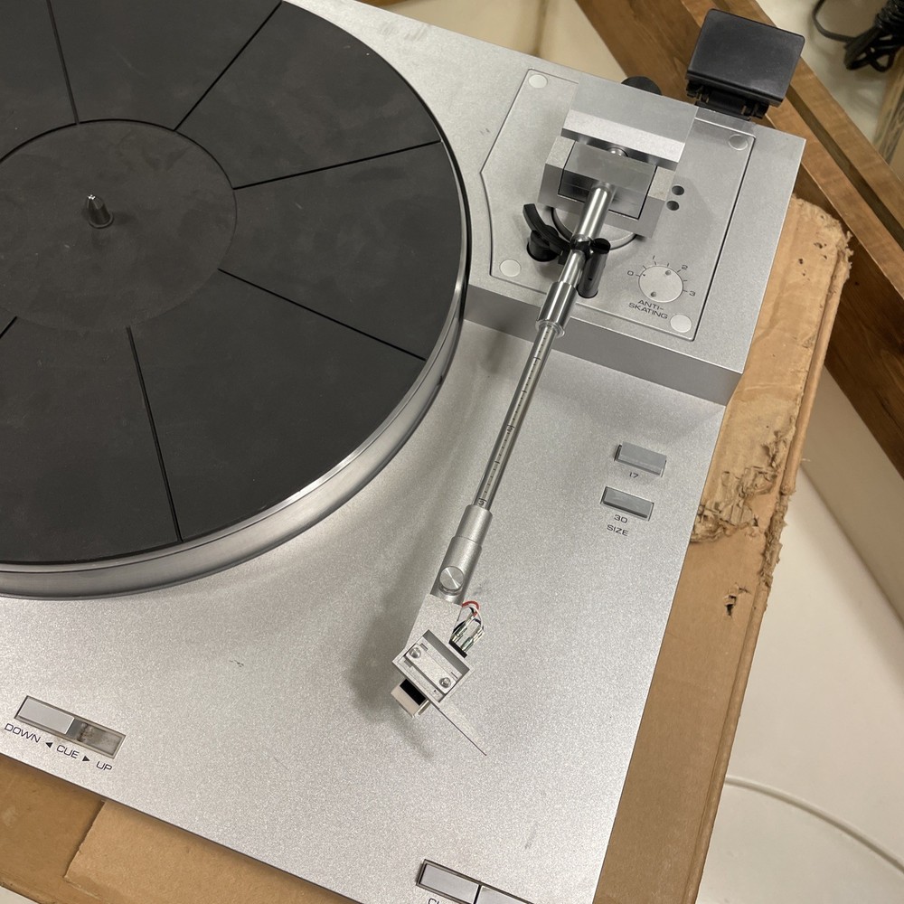 Yamaha P-450 Automatic Turntable with Original Box & Manual