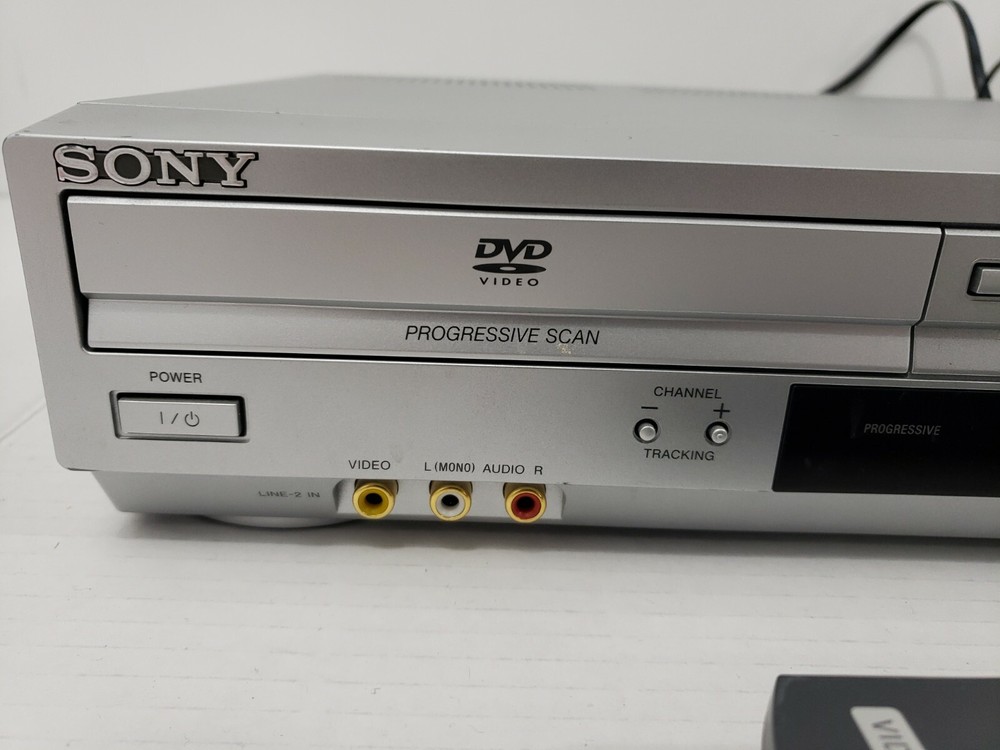 SONY - DVD Player / Video Cassette Recorder (SLV-D271P)