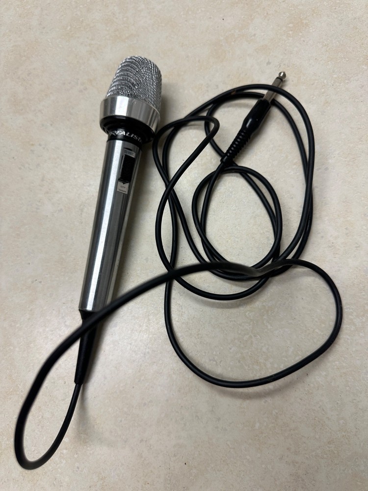 Vintage Realistic super cardioid dynamic microphone 33-992C  6 1/2' cable