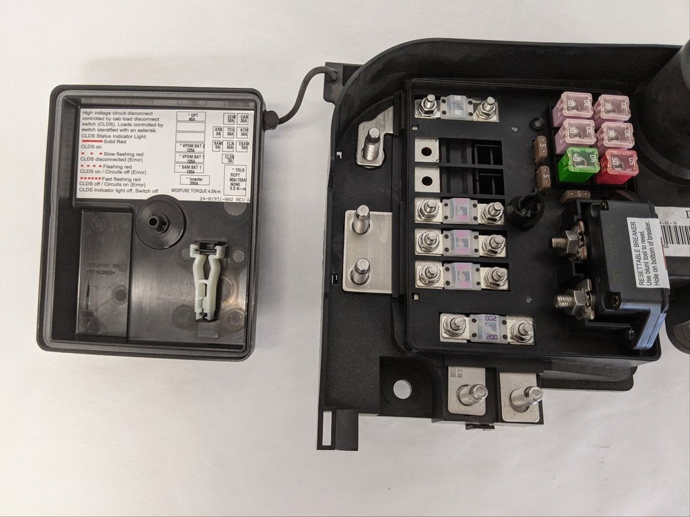 Freightliner Daimler Battery Cable Access Power Module - P/N A66-19628-015