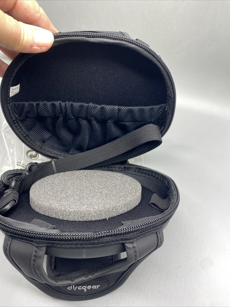 NWT Discgear Mod Pod Portable Black CD Case w/Shoulder Strap (NIP)