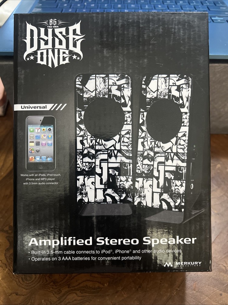 Universal amplified stereo speaker