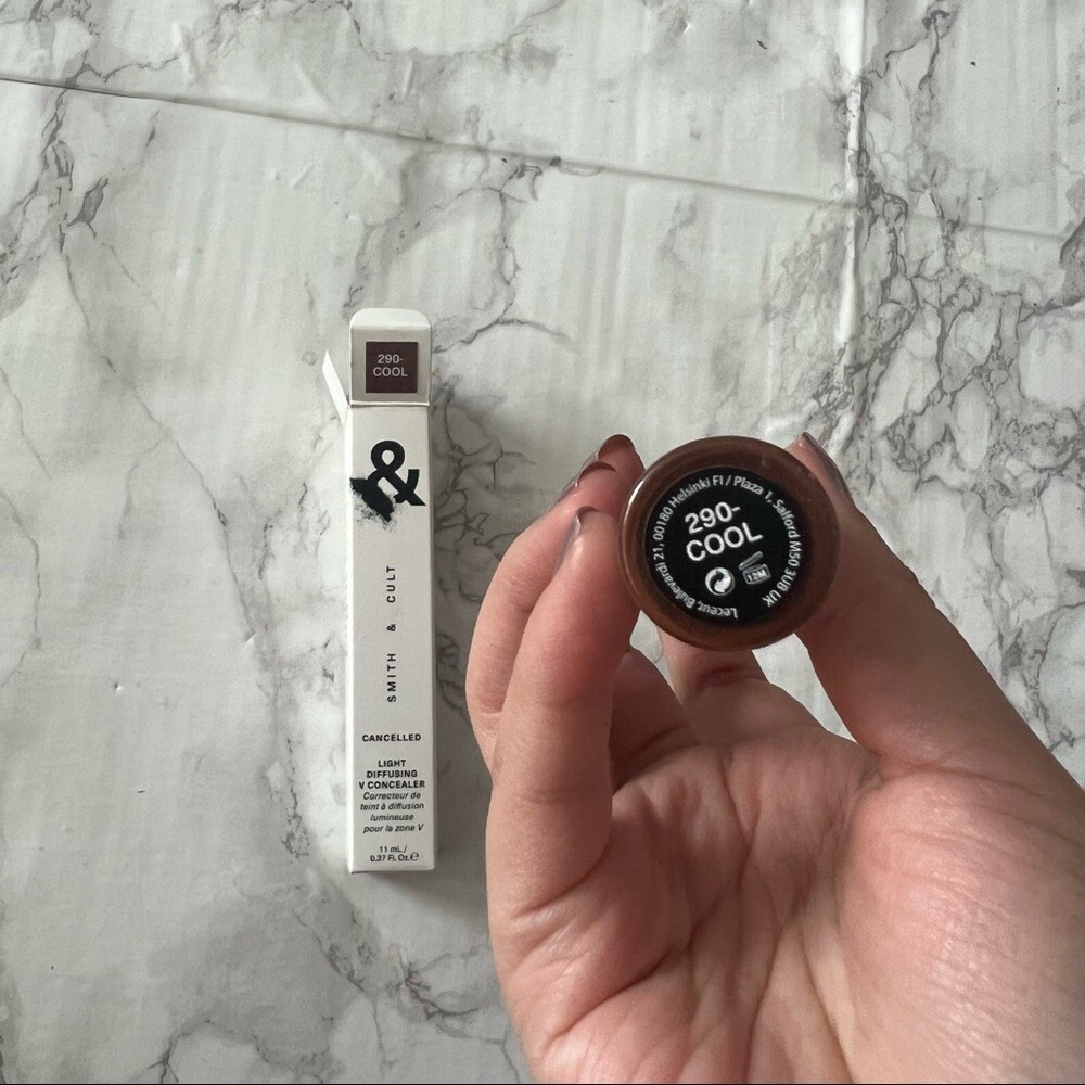 smith & cult light diffusing concealer 290 cool Brand new With Box Mar Sale