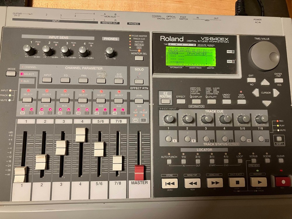 Roland VS-840EX Digital Studio Workstation