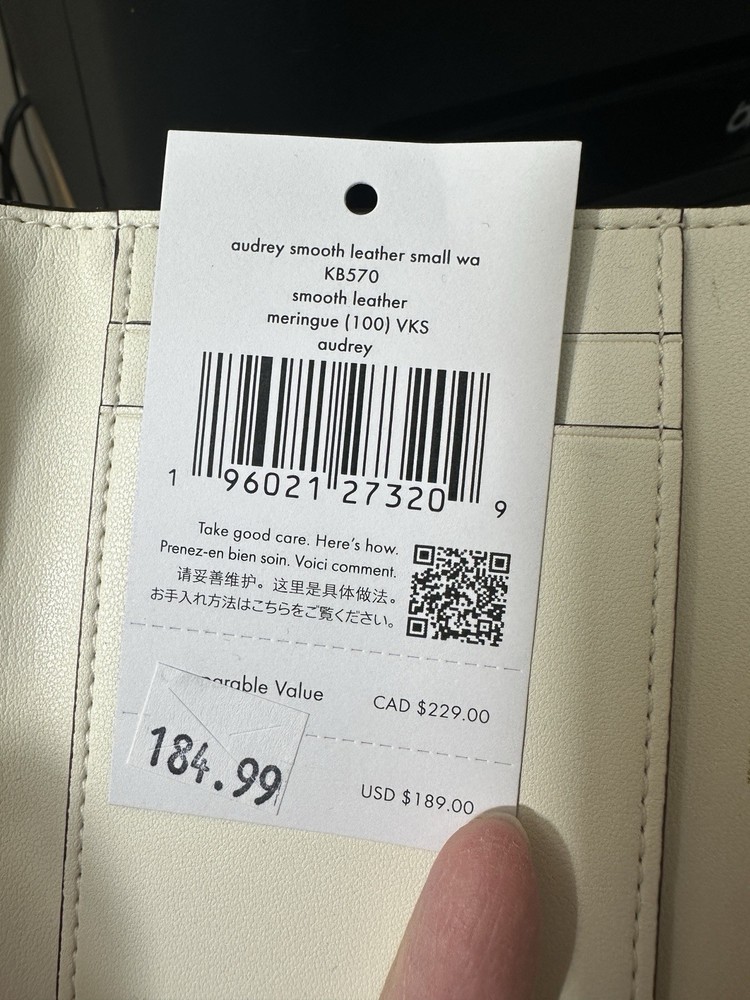 NWT - KATE SPADE Bifold Wallet - Soft Leather In White