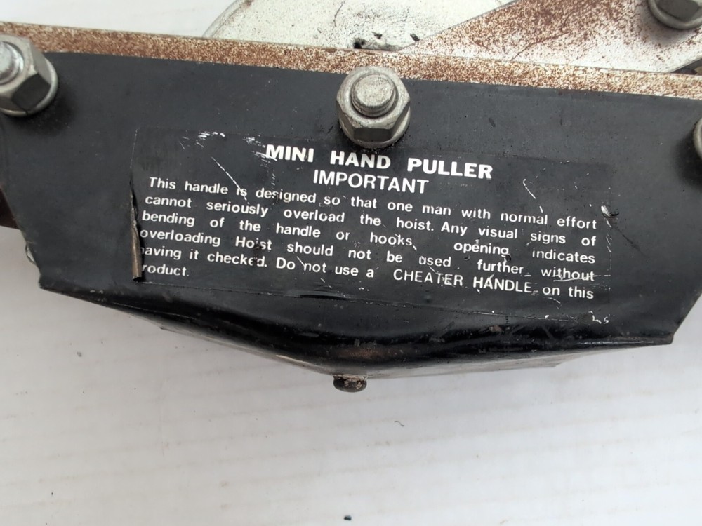 Mini Hand Puller Heavy Duty Winch Pull Hoist Come Along Cable 2 Hooks