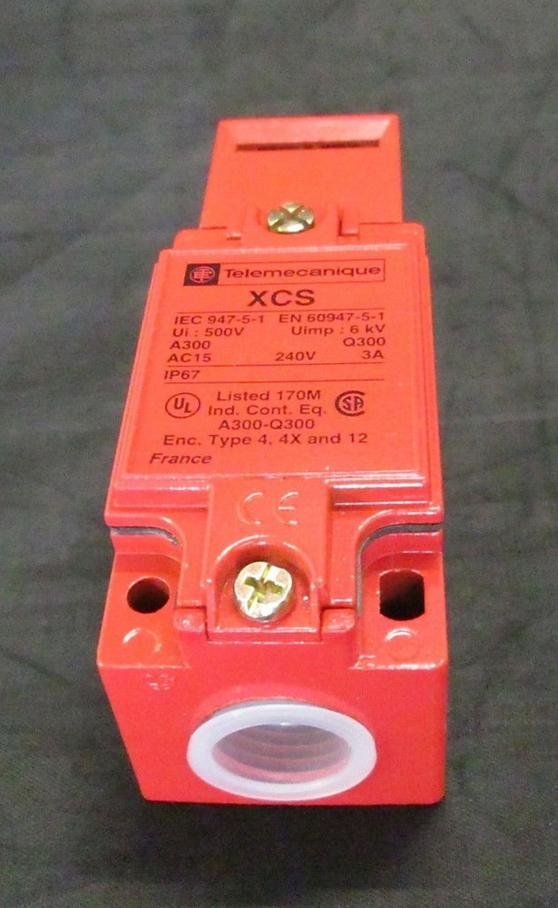 Telemecanique  XCS A703 Safety Limit Switch new