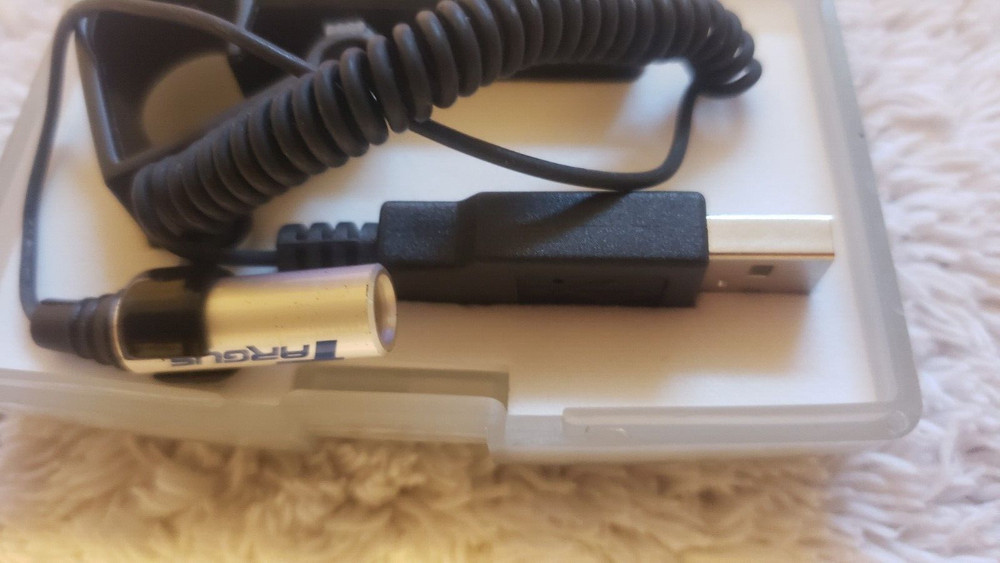TARGUS NOTEBOOK USB LIGHT PINS ONTO LAPTOP FOR MOBILE COMPUTING! FREE SHIPPING!