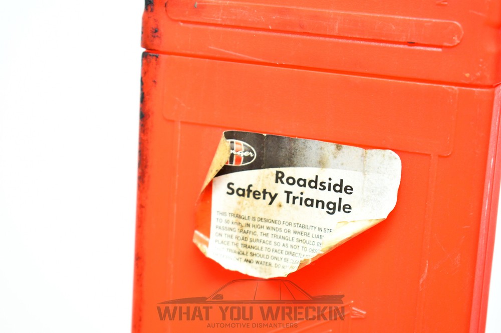 AUNGER ROADSIDE REFLECTIVE FOLDING SAFETY / WARNING TRIANGLE - YJ DOT APPROVED