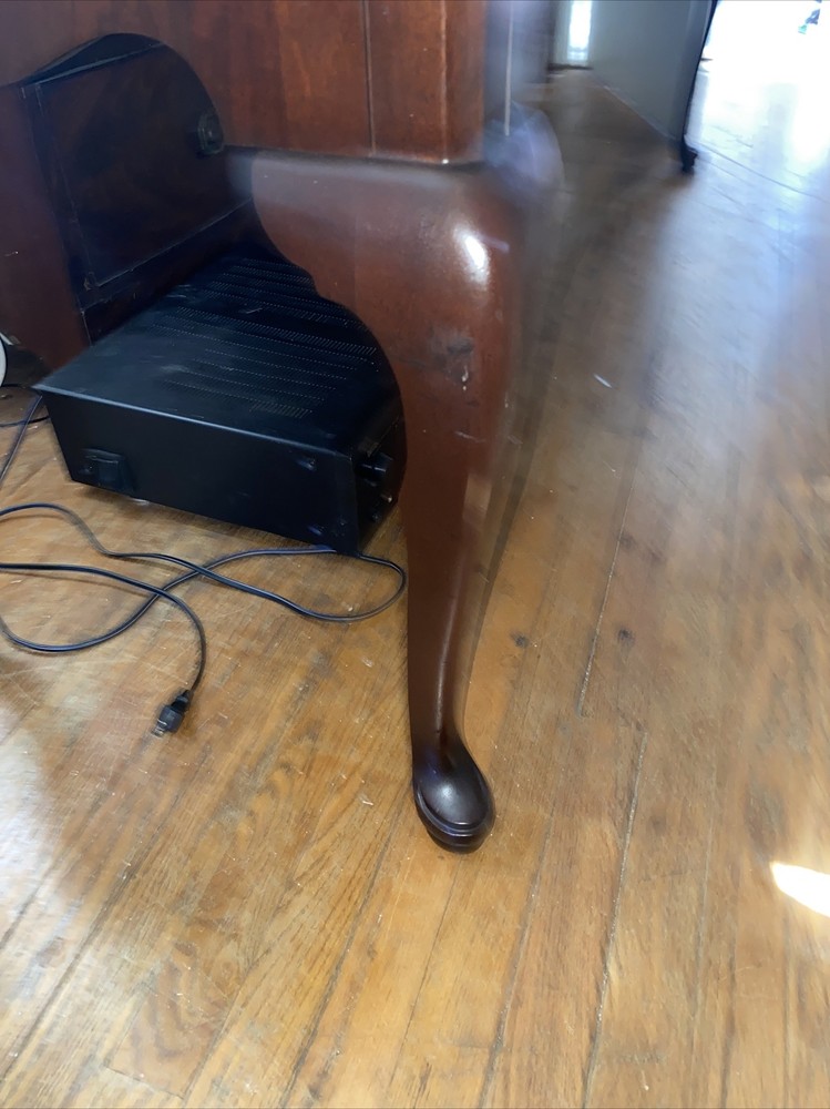 Very Nice LINK-TAYLOR Heirloom Solid Mahogany Queen Anne Buffet