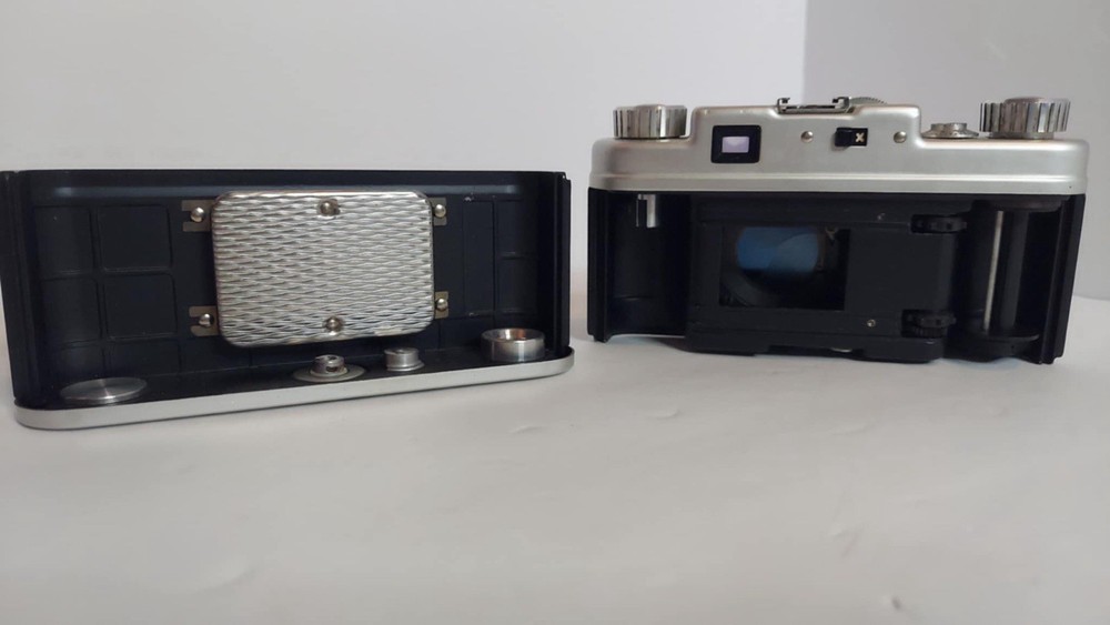 Argus C 44 35mm Camera In Original Leather Case UNTESTED